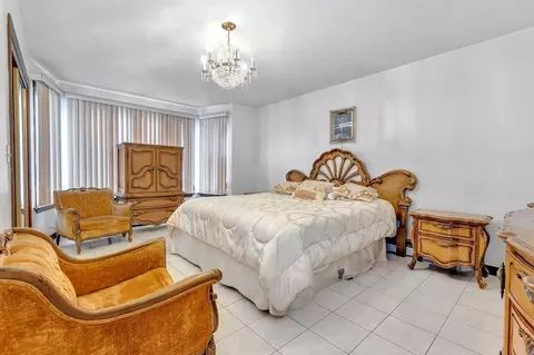 Bedroom - 120 Washington St, Gloucester, MA 01930 photo 1 of 10