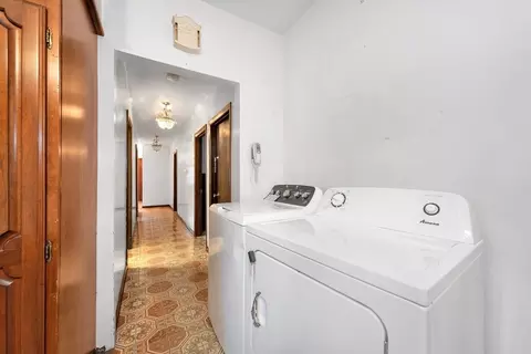 Entry Way - 120 Washington St, Gloucester, MA 01930 photo 1 of 2