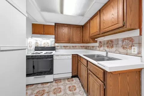 Kitchen - 120 Washington St, Gloucester, MA 01930 photo 4 of 9