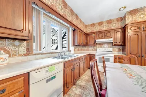 Kitchen - 120 Washington St, Gloucester, MA 01930 photo 3 of 9