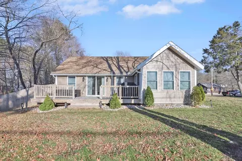 2 Woodland Hts, Wales, MA 01081