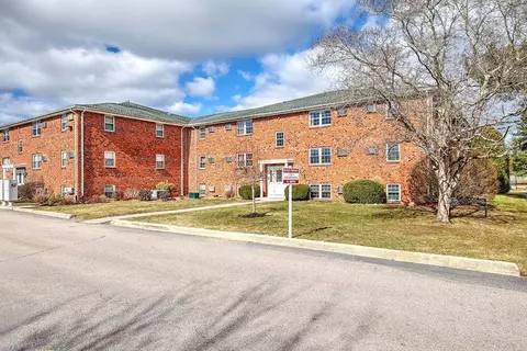 91 Pleasant St #A6, Medfield, MA 02052