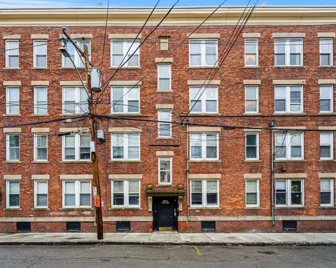 65 Palmer St #3, Salem, MA 01970