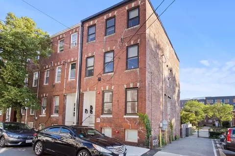 211 W 9th St, Boston, MA 02127