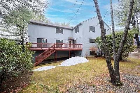 20 Country Club Ln #D, Milford, MA 01757