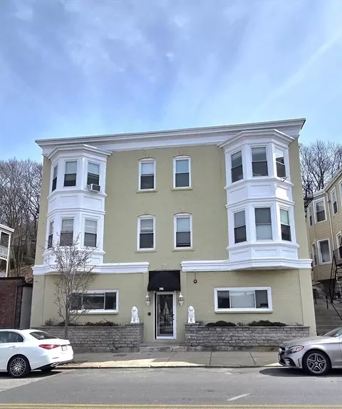 793 Main St #8, Malden, MA 02148