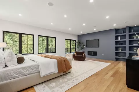 Bedroom - 68 Locust Ln, Needham, MA 02492 photo 1 of 3