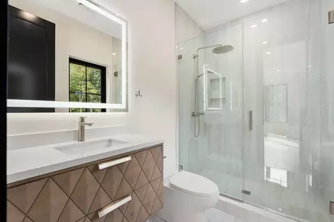 Bath - 68 Locust Ln, Needham, MA 02492 photo 5 of 5