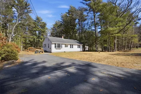35 Grove St, Kingston, MA 02364
