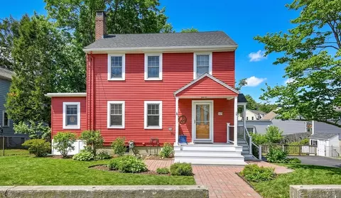49 Pond St, Westwood, MA 02090