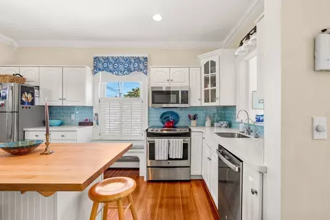 Kitchen - 60 Gregory #3, Marblehead, MA 01945 photo 3 of 6