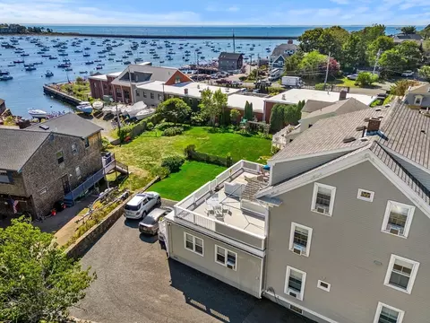 View/Area - 60 Gregory #3, Marblehead, MA 01945 photo 2 of 7