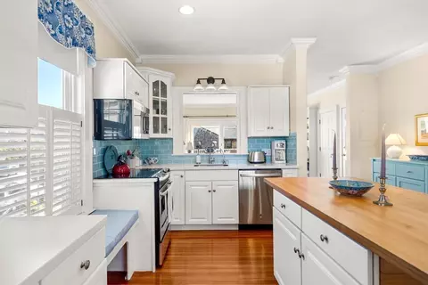 Kitchen - 60 Gregory #3, Marblehead, MA 01945 photo 2 of 6