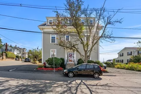 Exterior - 60 Gregory #3, Marblehead, MA 01945 photo 4 of 11