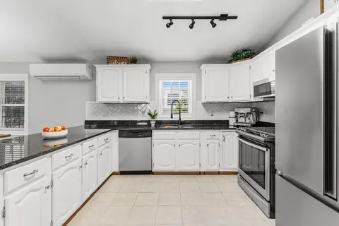58 Bowler St, Fall River, MA 02723 photo 10