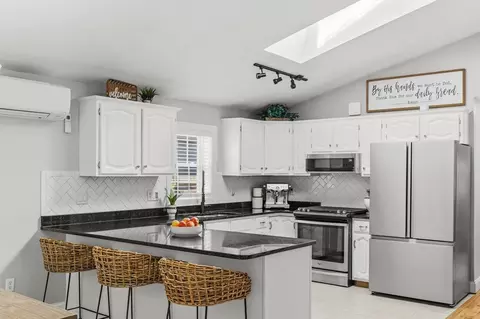58 Bowler St, Fall River, MA 02723 photo 8