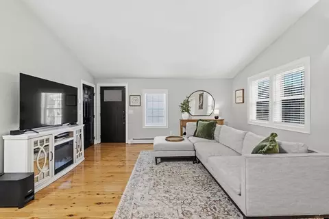 58 Bowler St, Fall River, MA 02723 photo 4