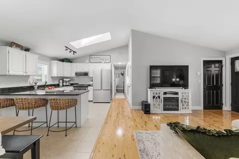 58 Bowler St, Fall River, MA 02723 photo 12