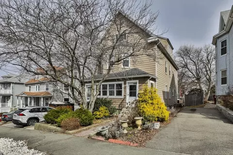 12 Linden Rd #12, Melrose, MA 02176