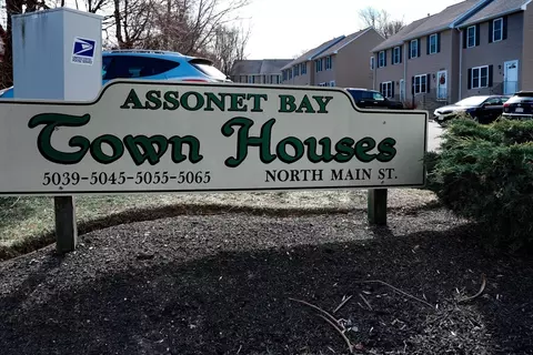5065 N Main St #2, Fall River, MA 02720 photo 2