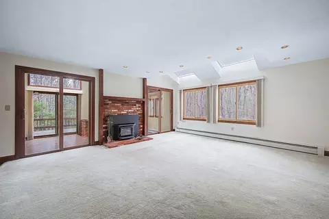 Living - 215 North St, Upton, MA 01568 photo 3 of 12