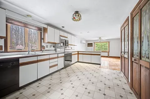 Kitchen - 215 North St, Upton, MA 01568 photo 3 of 3