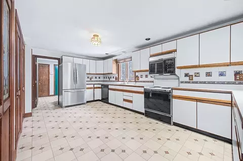 Kitchen - 215 North St, Upton, MA 01568 photo 1 of 3