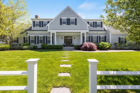 10 Shiverick Rd, Dennis, MA 02638