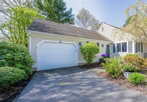 12 Kettle Ln #31, Mashpee, MA 02649
