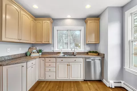 11 Holmes St, Needham, MA 02492 photo 6