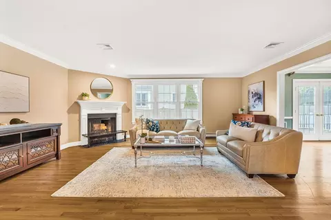 11 Holmes St, Needham, MA 02492 photo 8