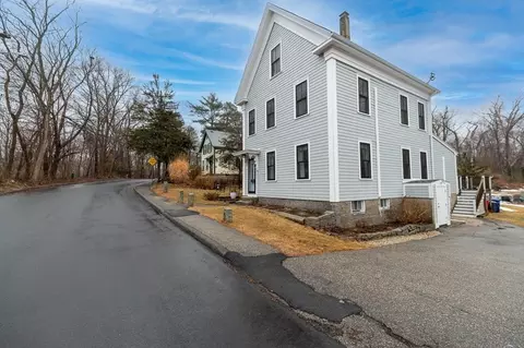 9 Hickory St, Gloucester, MA 01930 photo 4