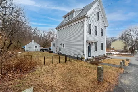 9 Hickory St, Gloucester, MA 01930 photo 5