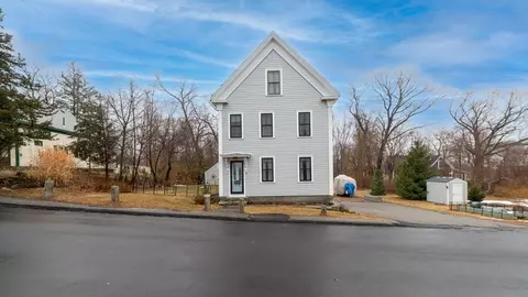9 Hickory St, Gloucester, MA 01930 photo 2