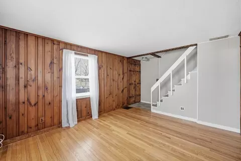 66 Thornton St, Springfield, MA 01104 photo 6