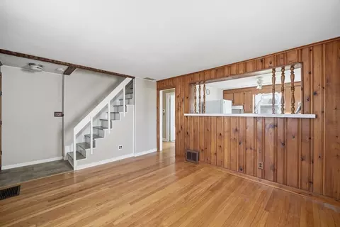 66 Thornton St, Springfield, MA 01104 photo 7