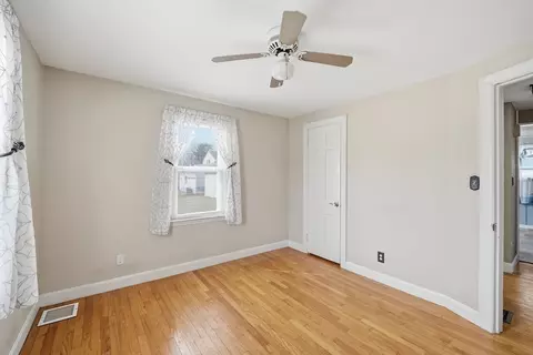 66 Thornton St, Springfield, MA 01104 photo 11