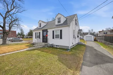 66 Thornton St, Springfield, MA 01104