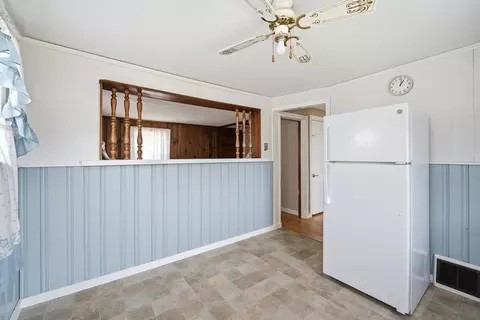 66 Thornton St, Springfield, MA 01104 photo 5