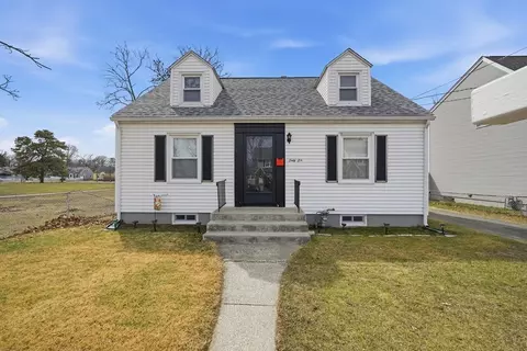 66 Thornton St, Springfield, MA 01104 photo 27