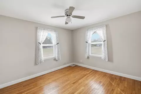 66 Thornton St, Springfield, MA 01104 photo 12