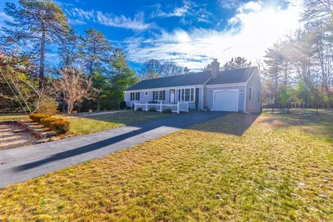 183 Simons Narrows Rd, Mashpee, MA 02649