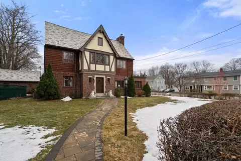 147 Mt Vernon St, Dedham, MA 02026 photo 2