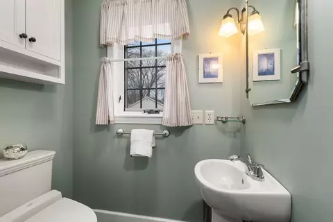 147 Mt Vernon St, Dedham, MA 02026 photo 17