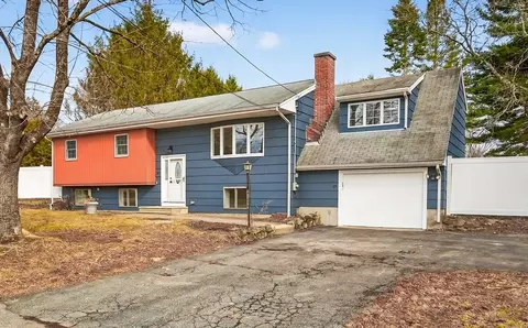 19 Sahlin Cir, Franklin, MA 02038