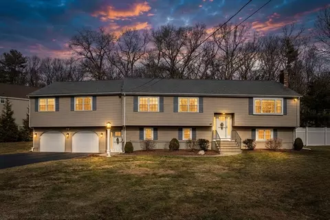 32 Ohlson Cir, Medway, MA 02053