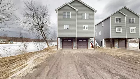 46 Hastings Ave, Worcester, MA 01606