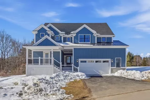 66 Parish Rd #4R, Georgetown, MA 01833