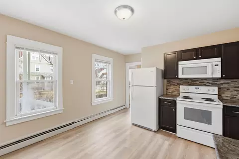28-30 Cherrelyn St, Springfield, MA 01104 photo 6