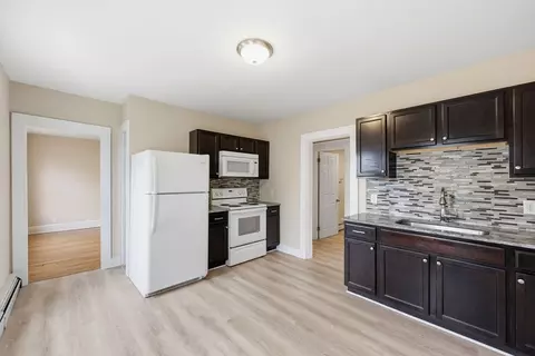 28-30 Cherrelyn St, Springfield, MA 01104 photo 4